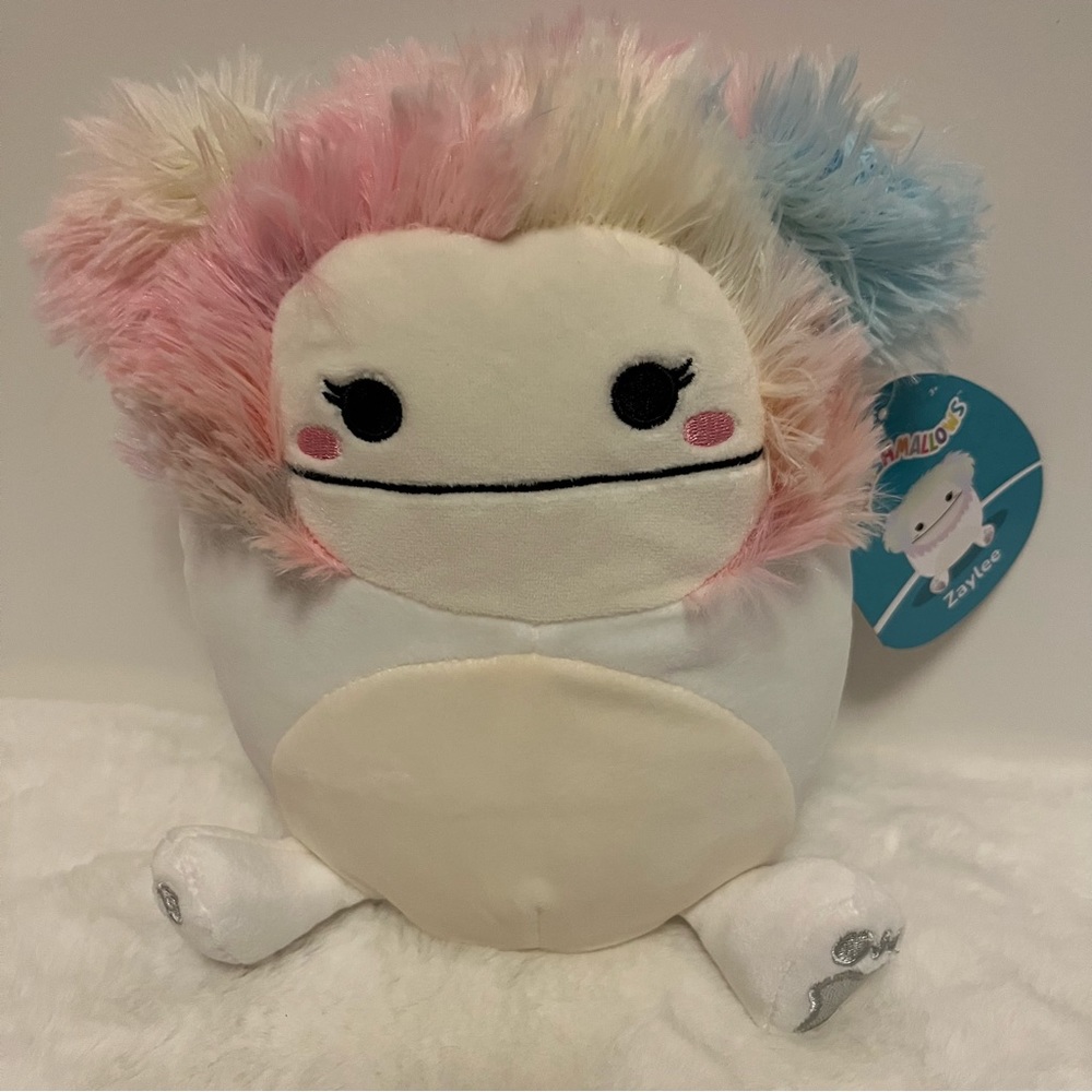 Squishmallow Zaylee Bigfoot, White Rainbow 🌈, 7” New